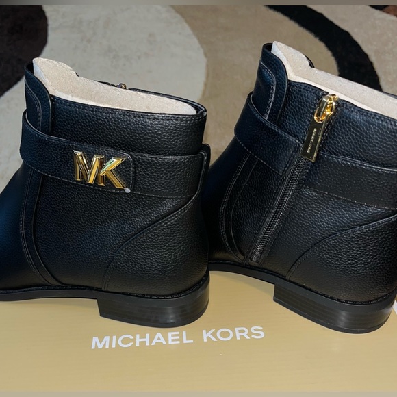 BRAND NEW Michael Kors MK Jilly Flat Ankle Booties - Picture 8 of 16